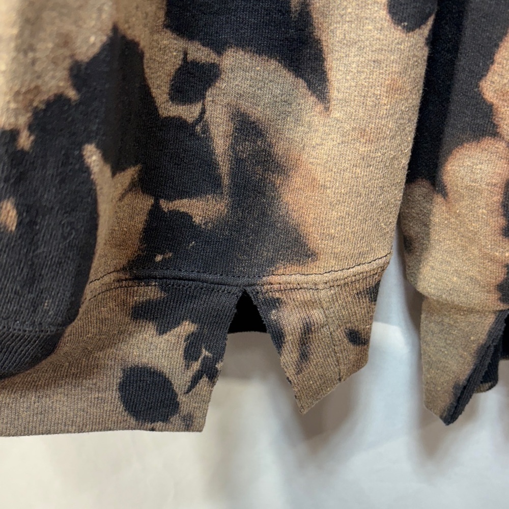 🪐Stylish Black bleach, dyed, distressed sweatshirt: - Picture 5 of 9